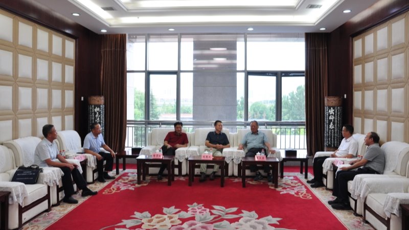 中国工程院院士李天来、喻景权团队一行莅临我院调研指导