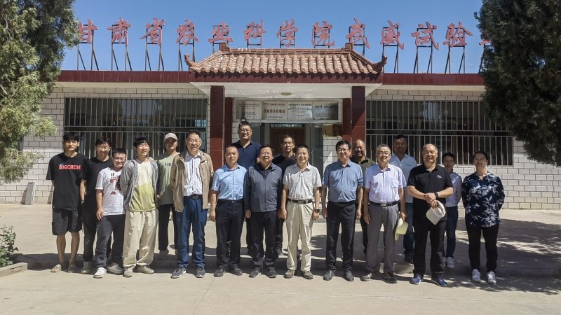 以党建促科研，让党旗在基层一线高高飘扬