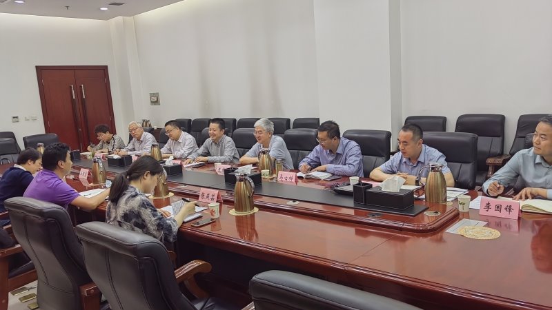 甘肃日报社副总编辑邱暄美一行来我院座谈交流